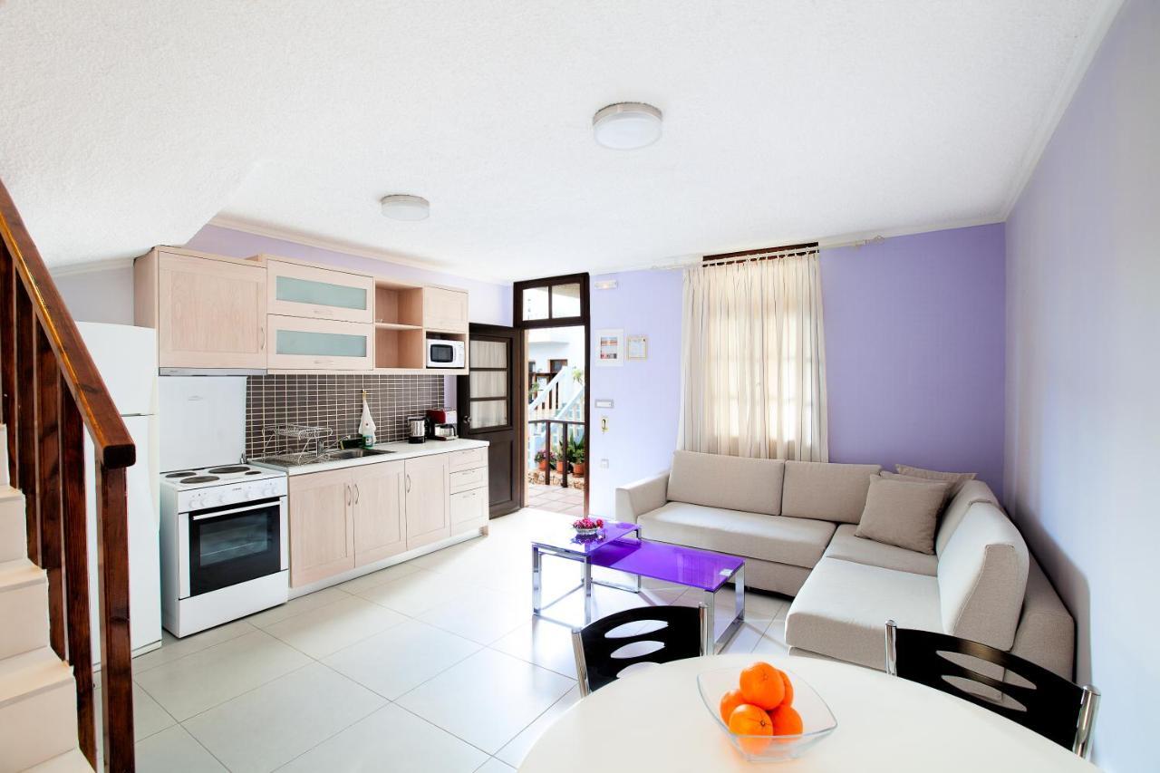 Giorgi'S Blue Apartments Kalathas Zimmer foto