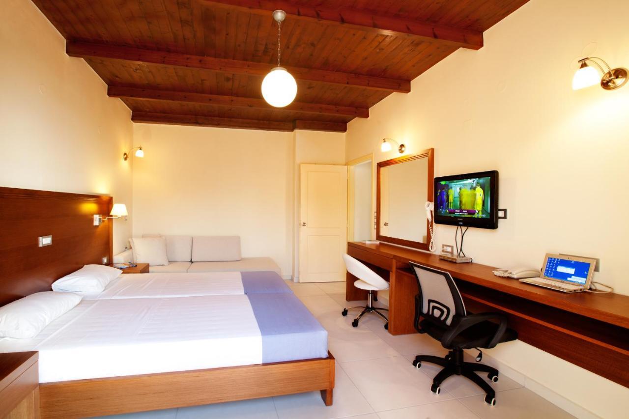 Giorgi'S Blue Apartments Kalathas Zimmer foto